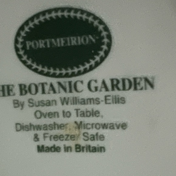 Portmeirion The Botanic Garden White Vase with Magnolia Design - Picture 8 of 9